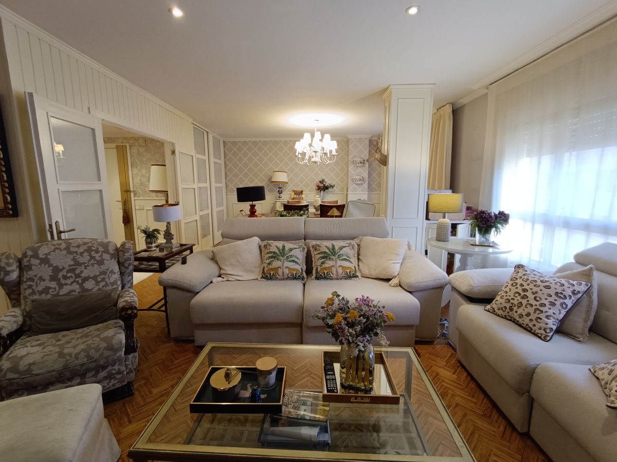 Piso en venta en Alameda-Echegaray, Pontevedra de 163 m² y 4 dormitorios